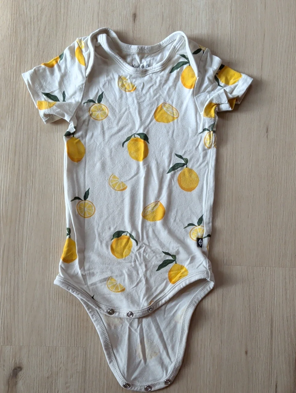Kyte BABY White Lemon-Print Short Sleeve Bodysuit